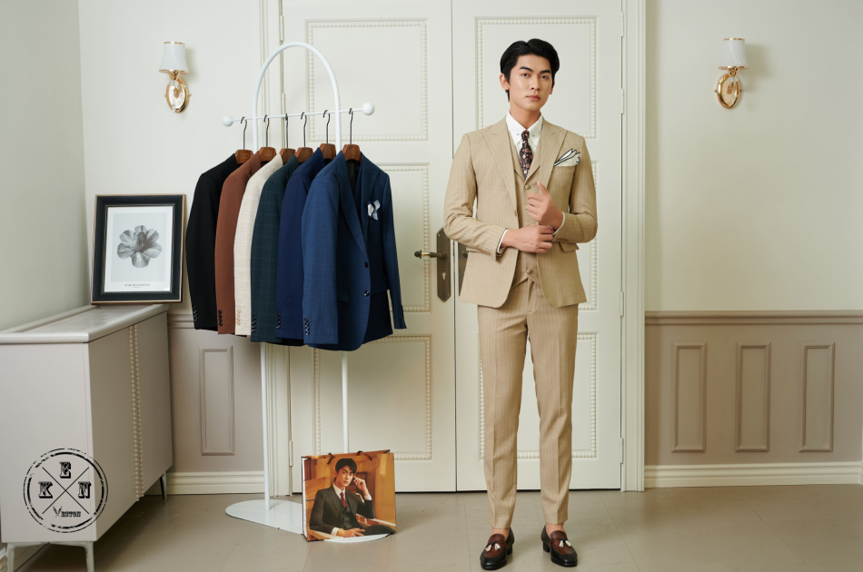 VEST SỌC VÀNG